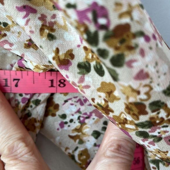 Astr The Label Floral Blouse - Picture 8 of 9